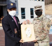 주한미군, 사비 들여 한국인 참전용사 선물 마련 ‘눈길’